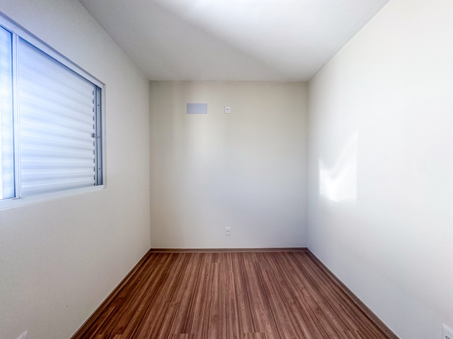 Apartamento para locação no bairro Semiramis Barros Braga de Londrina - Foto 19