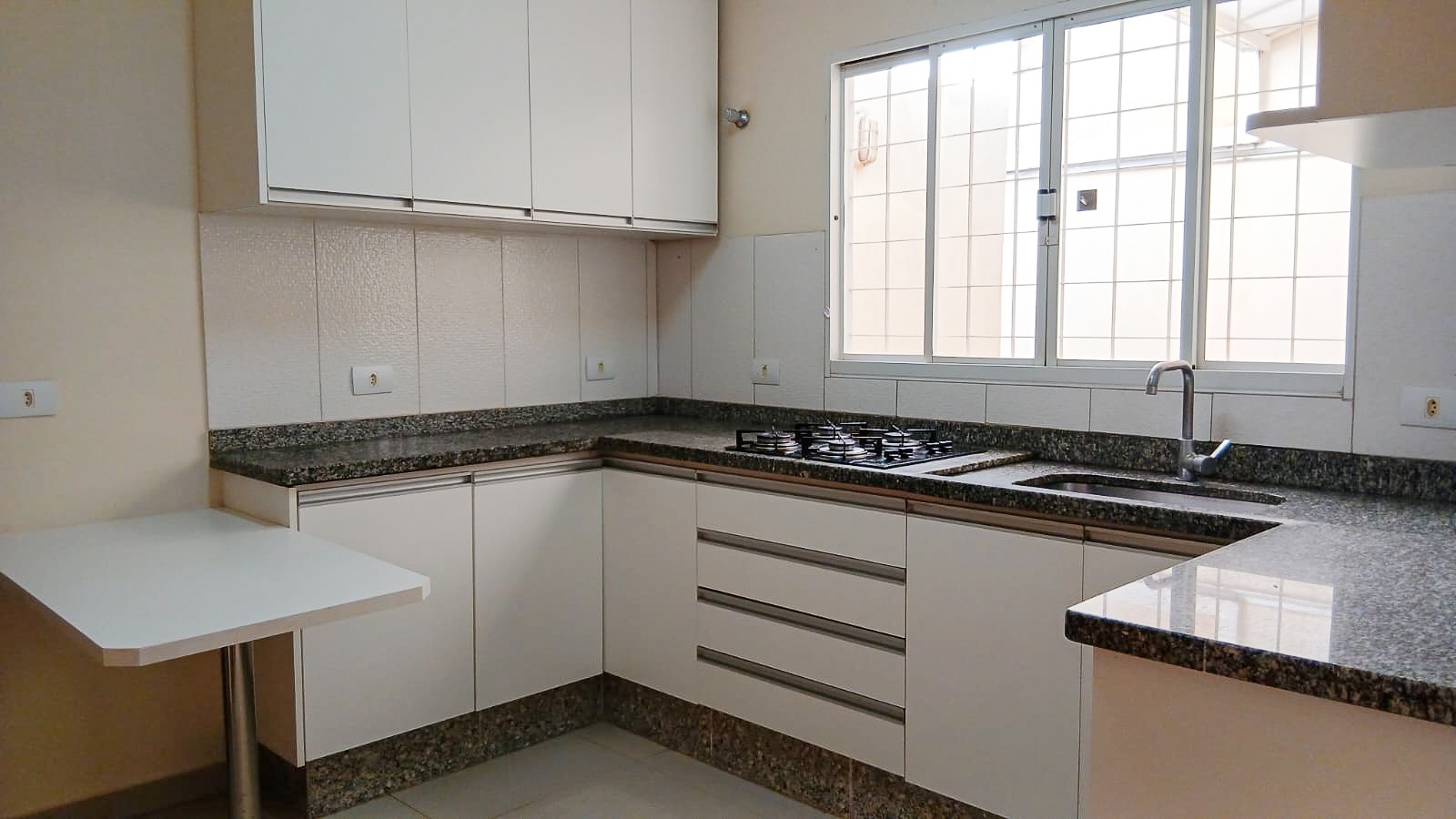 Casa Residencial para locação no bairro Jardim Central Park de Londrina - Foto 6