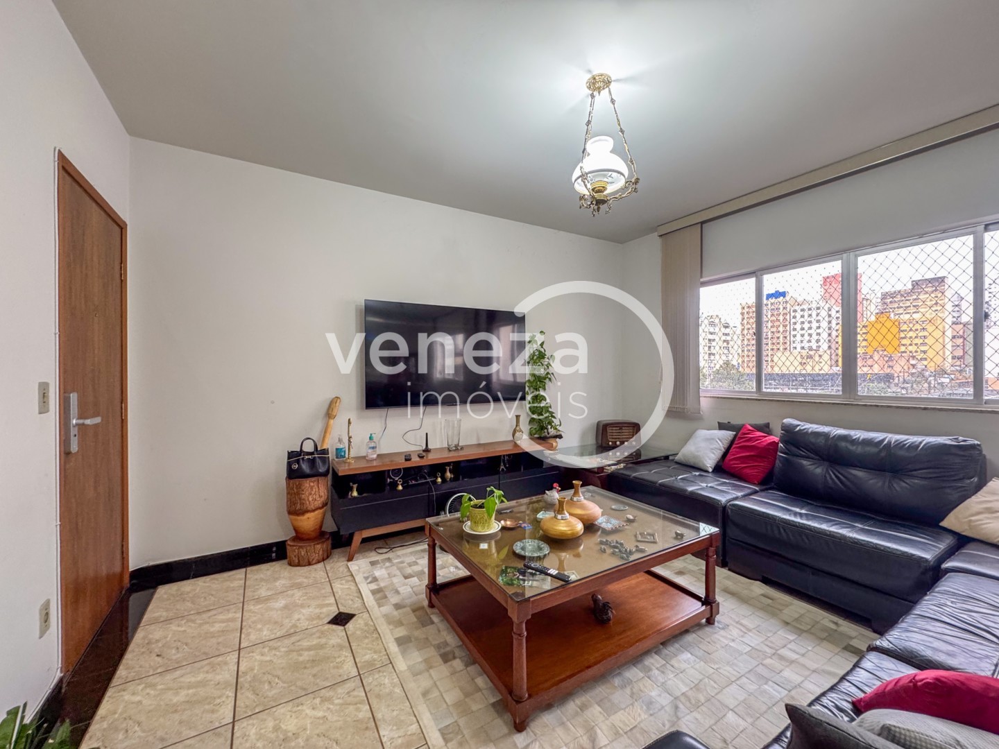 Apartamento para venda no Centro em Londrina com 180,21m² por R$ 580.000  - Foto 2