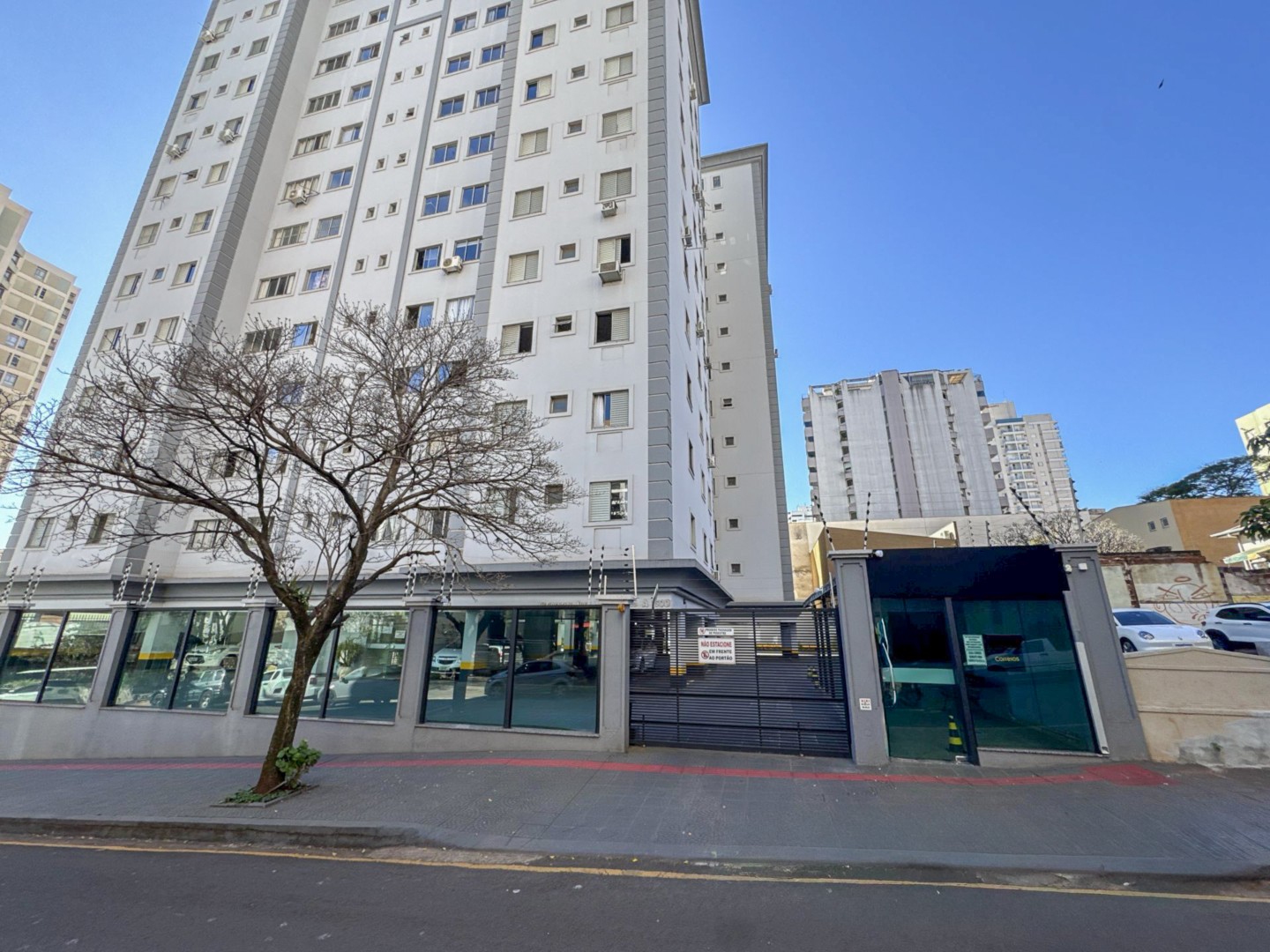 Apartamento para venda no Centro em Londrina com 114,76m² por R$ 380.000,00 - Foto 2