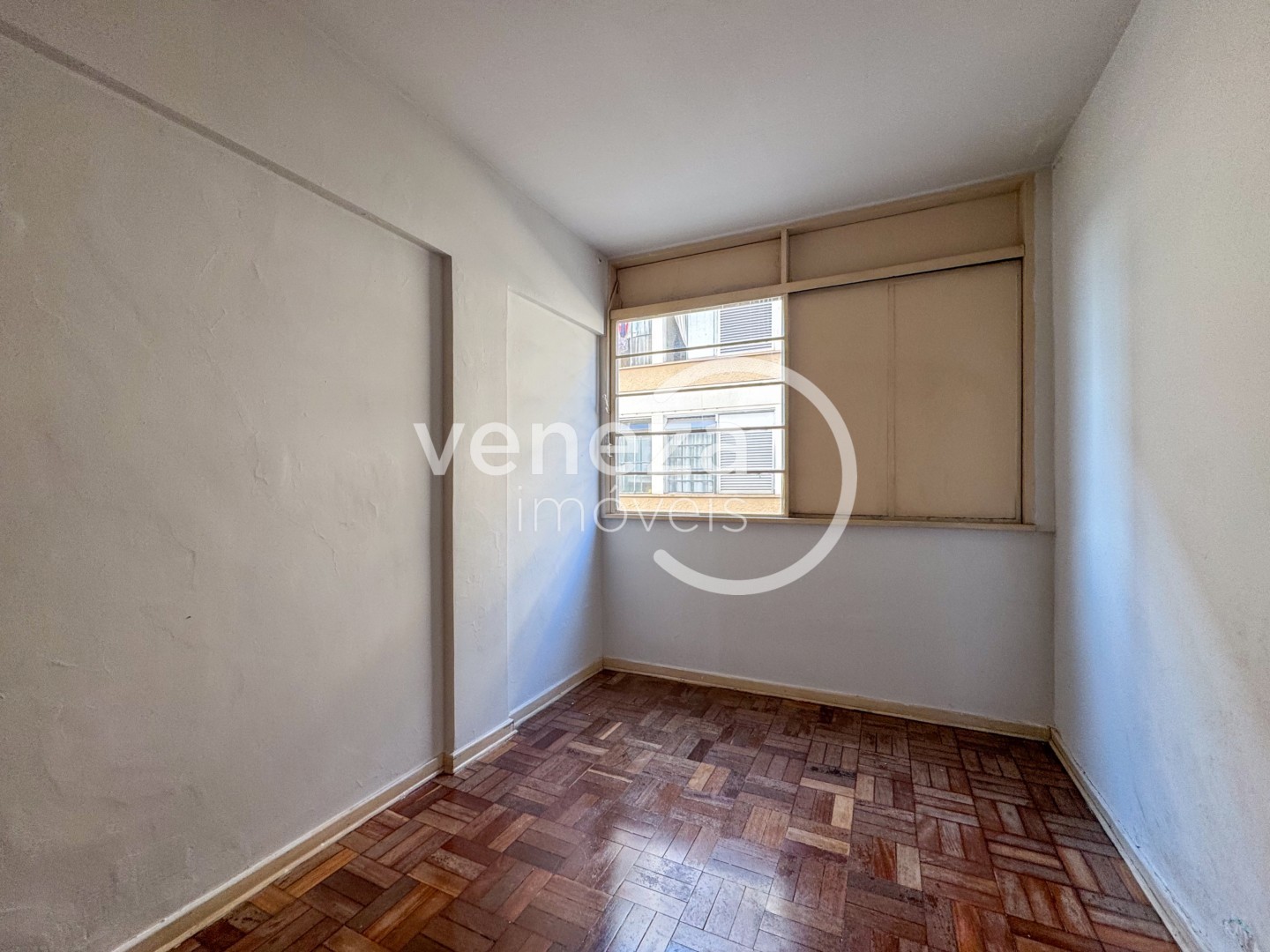 Apartamento para venda no Centro em Londrina com 72m² por R$ 200.000  - Foto 2