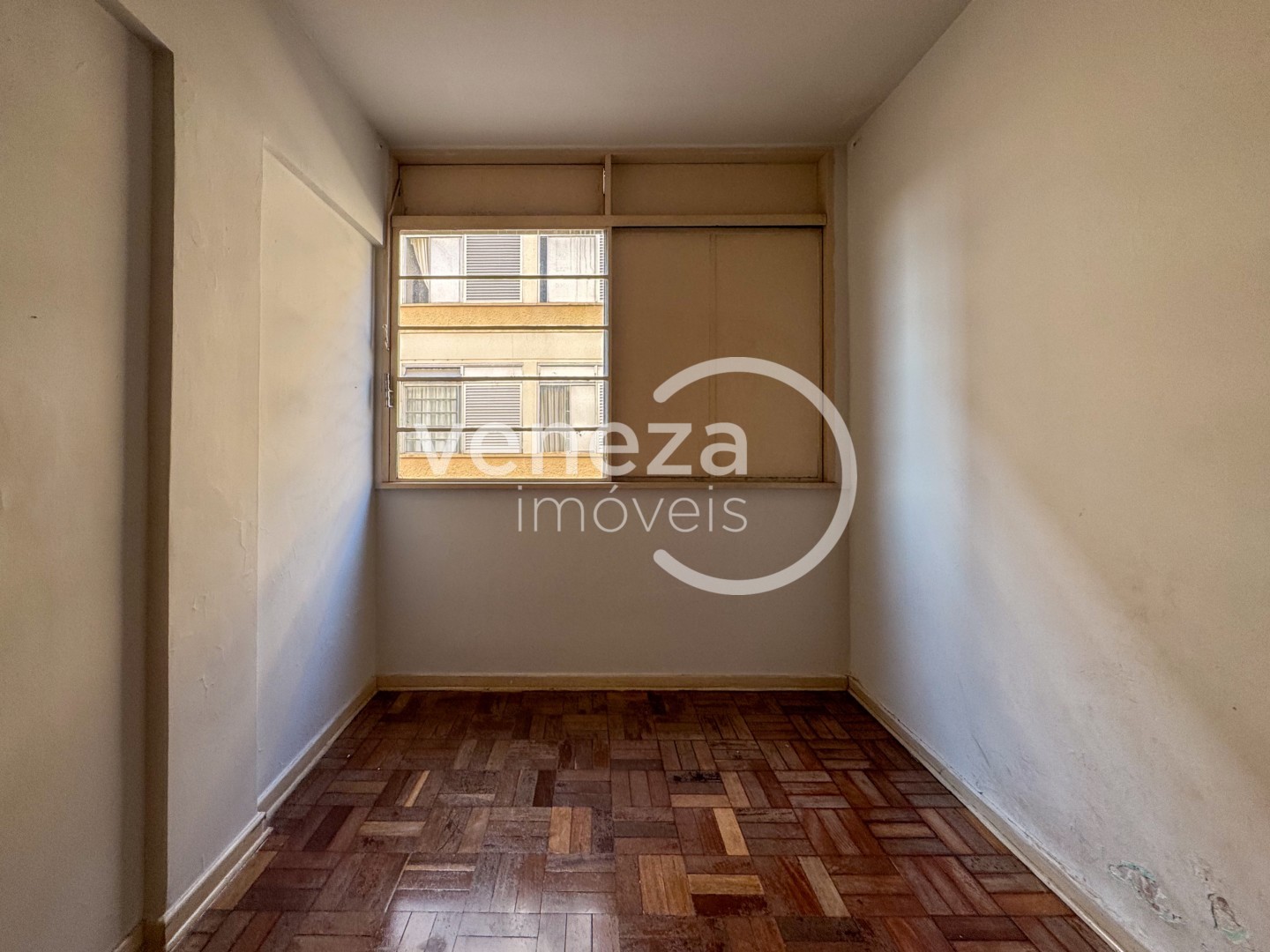 Apartamento para venda no Centro em Londrina com 72m² por R$ 200.000  - Foto 3