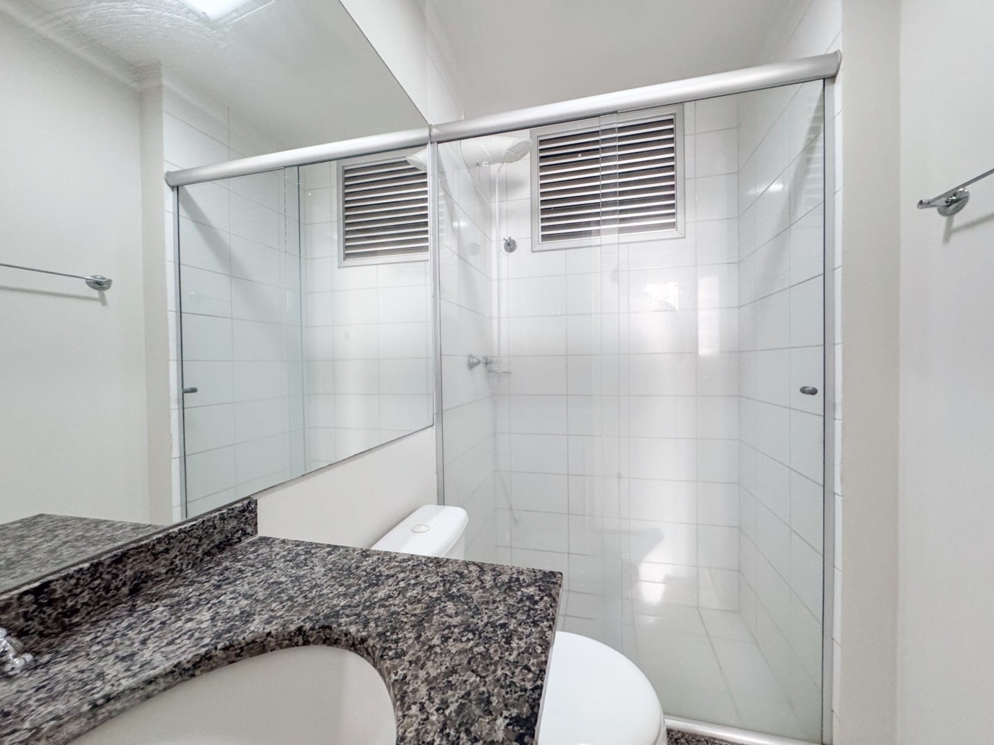 Apartamento para locação no bairro Gleba Fazenda Palhano de Londrina - Foto 17