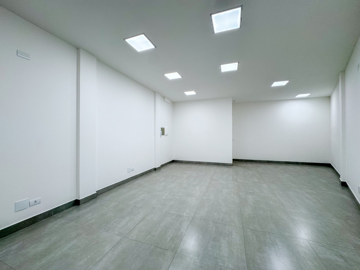 Sala para locação no bairro Centro de Londrina - Foto 8