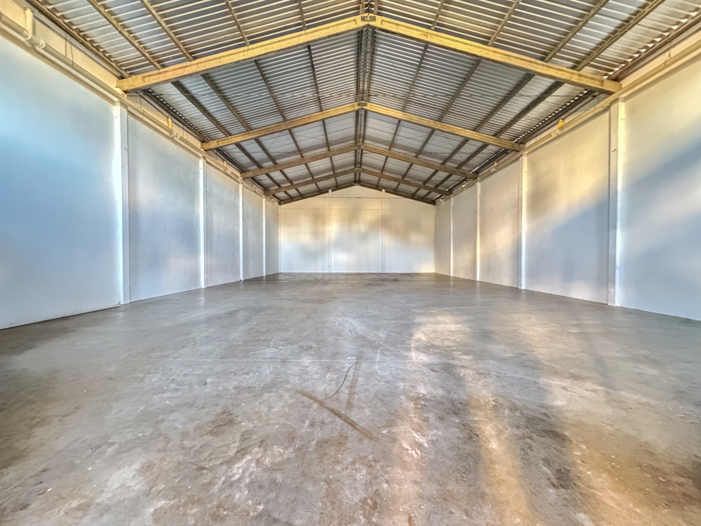 Barracão/Galpão para alugar em Portuguesa, Londrina — Portal Chave Fácil
