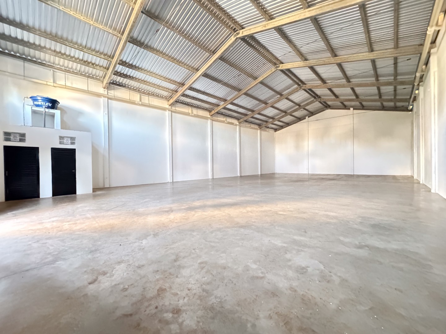 Barracão/Galpão para alugar em Portuguesa, Londrina — Portal Chave Fácil