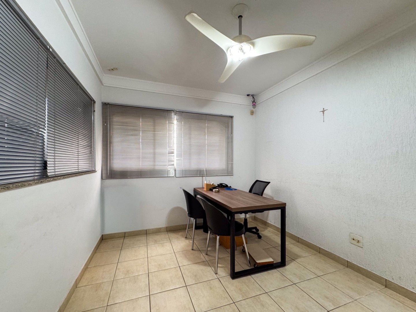 Prédio Comercial para locação no bairro Guanabara de Londrina - Foto 26