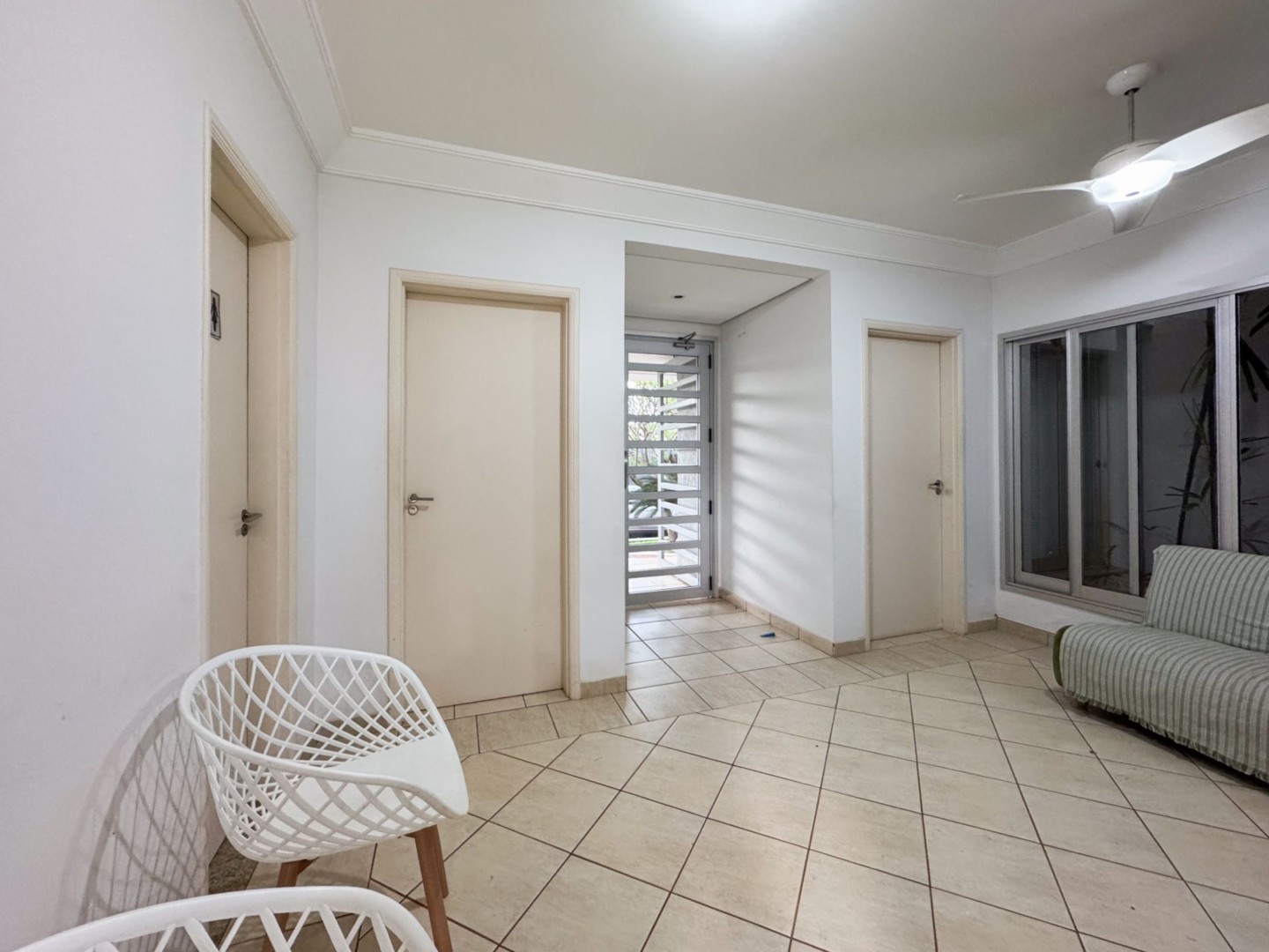 Prédio Comercial para locação no bairro Guanabara de Londrina - Foto 11