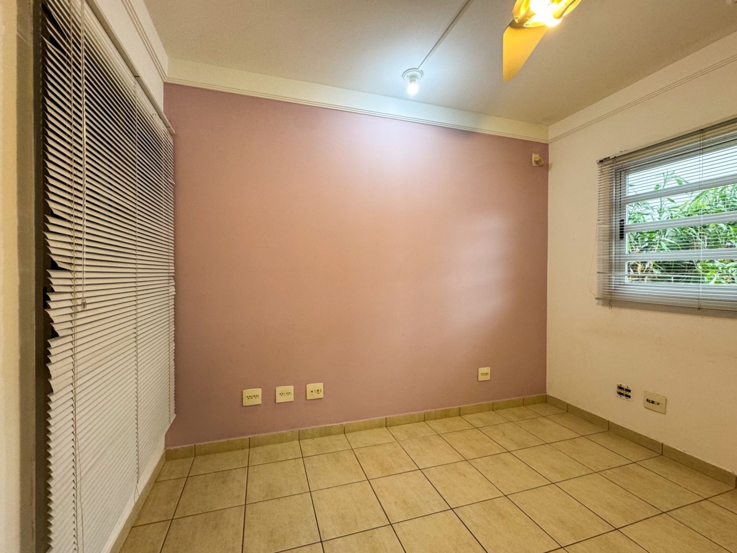 Prédio Comercial para locação no bairro Guanabara de Londrina - Foto 14