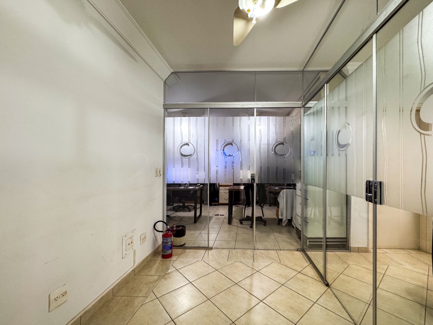 Prédio Comercial para locação no bairro Guanabara de Londrina - Foto 19