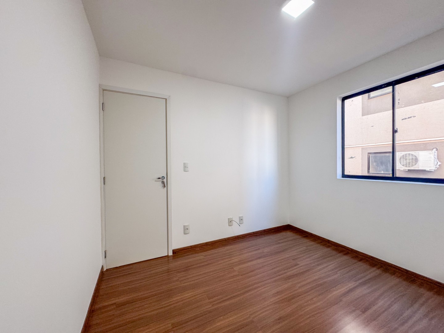 Apartamento para venda no bairro Jardim Maria Celina de Londrina - Foto 7