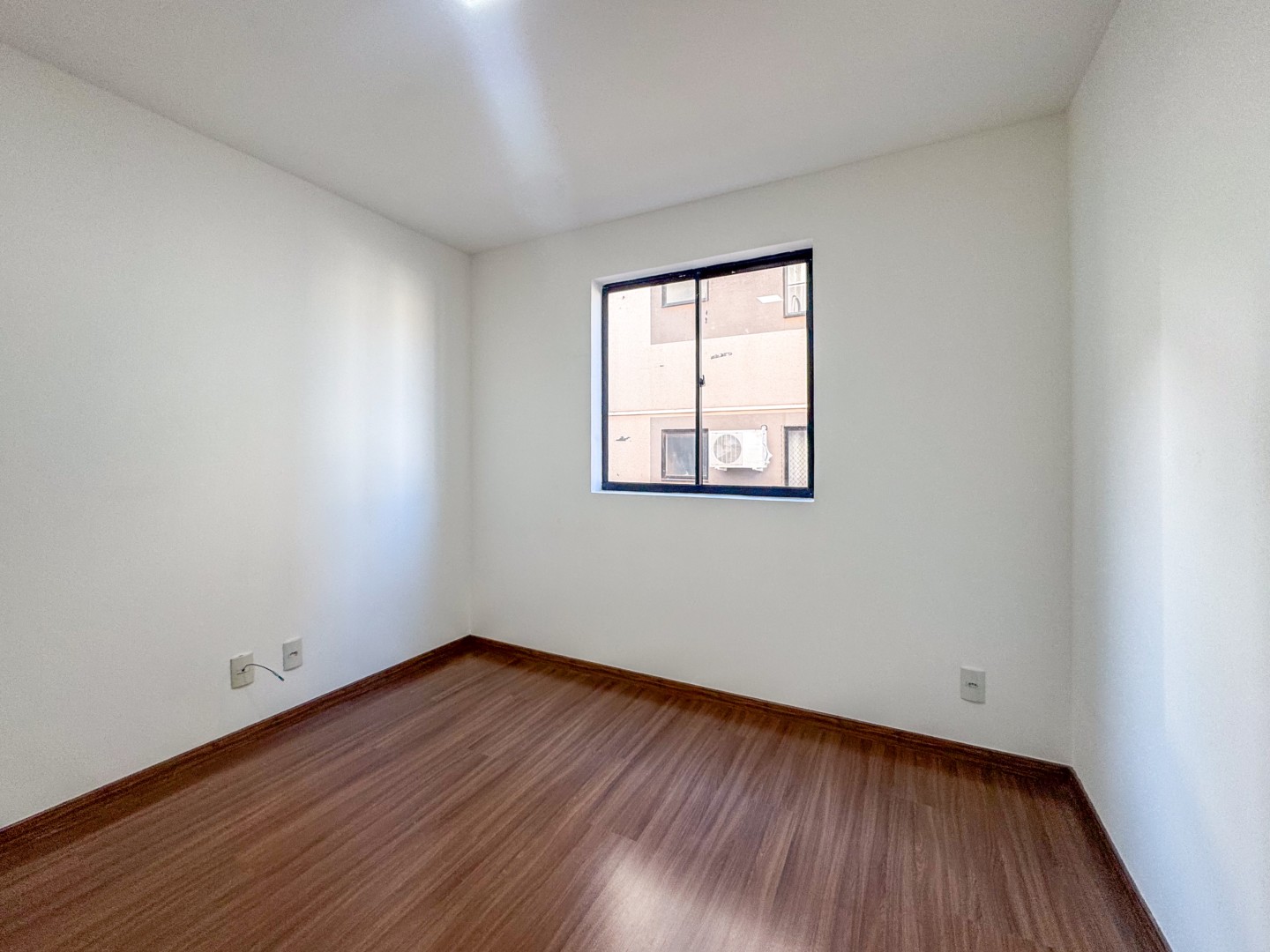 Apartamento para venda no bairro Jardim Maria Celina de Londrina - Foto 8