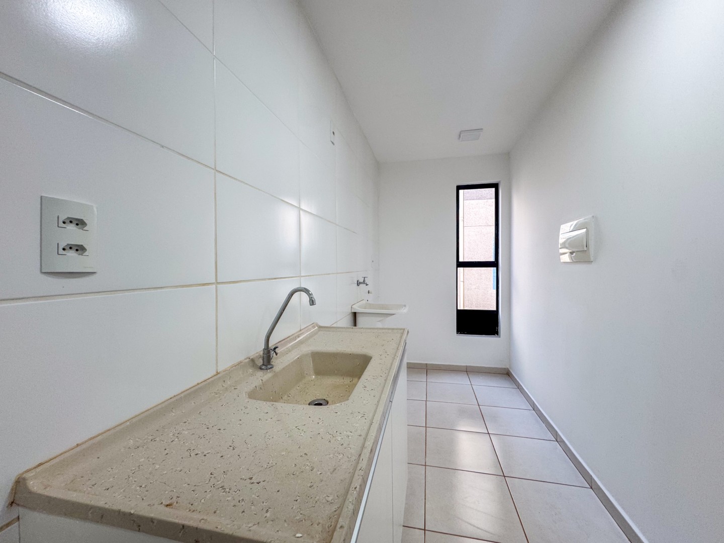 Apartamento para venda no bairro Jardim Maria Celina de Londrina - Foto 16
