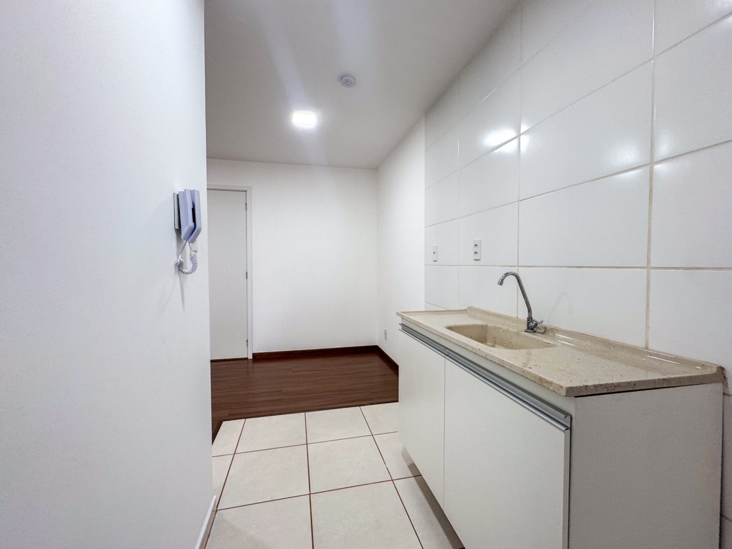 Apartamento para venda no bairro Jardim Maria Celina de Londrina - Foto 17