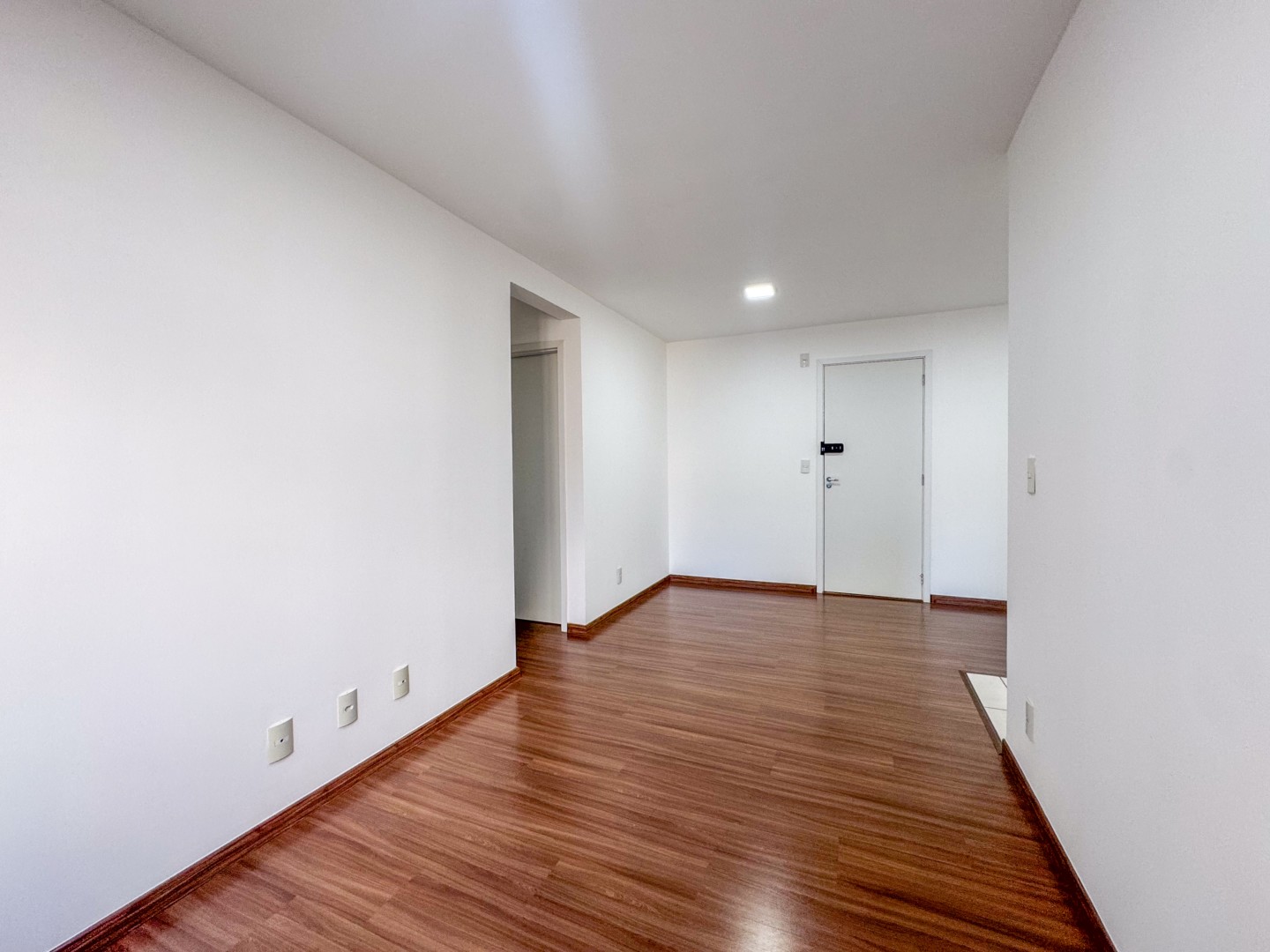 Apartamento para venda no bairro Jardim Maria Celina de Londrina - Foto 4