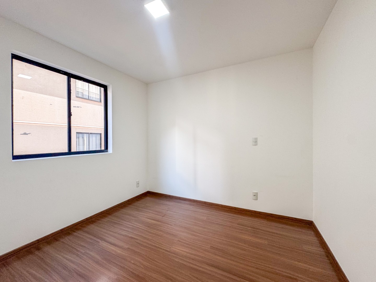 Apartamento para venda no bairro Jardim Maria Celina de Londrina - Foto 9