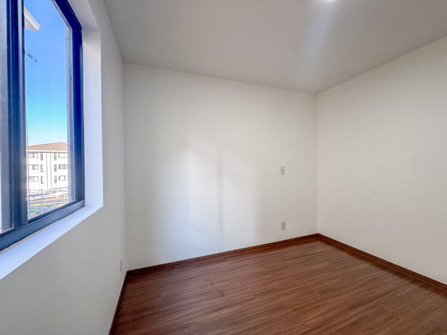 Apartamento para venda no bairro Jardim Maria Celina de Londrina - Foto 10