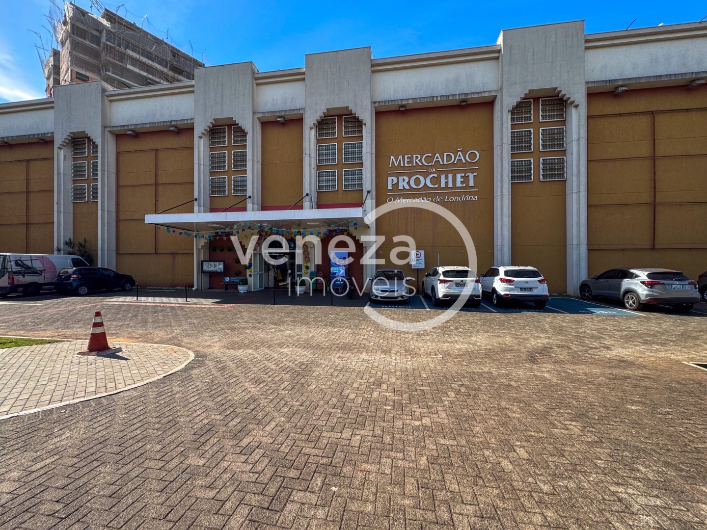 Salão-loja para venda no Jardim Sao Jorge em Londrina com 45m² por R$ 400.000 - Foto 2