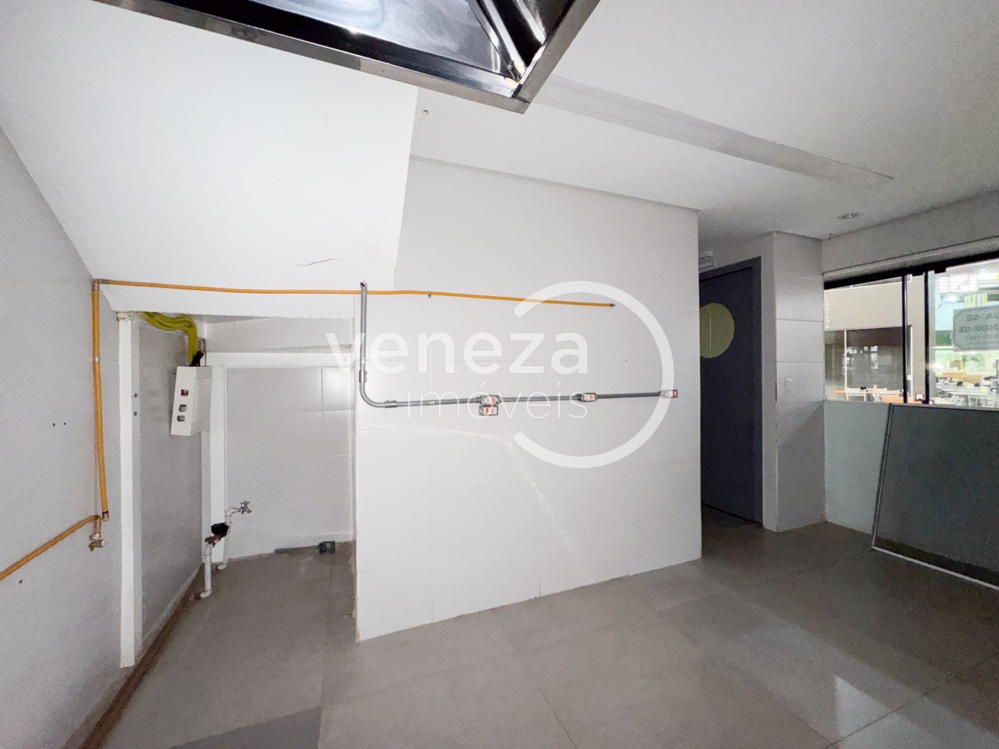Salão-loja para venda no bairro Jardim Sao Jorge de Londrina - Foto 13