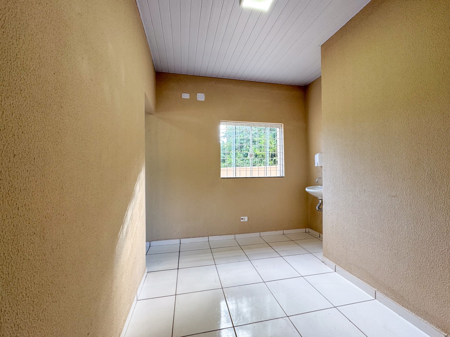 Casa Comercial para locação no bairro Jardim Londrilar de Londrina - Foto 10