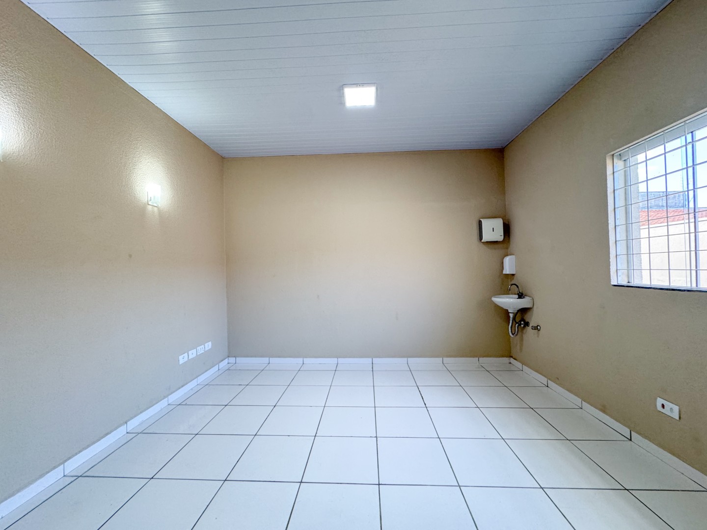 Casa Comercial para locação no bairro Jardim Londrilar de Londrina - Foto 16