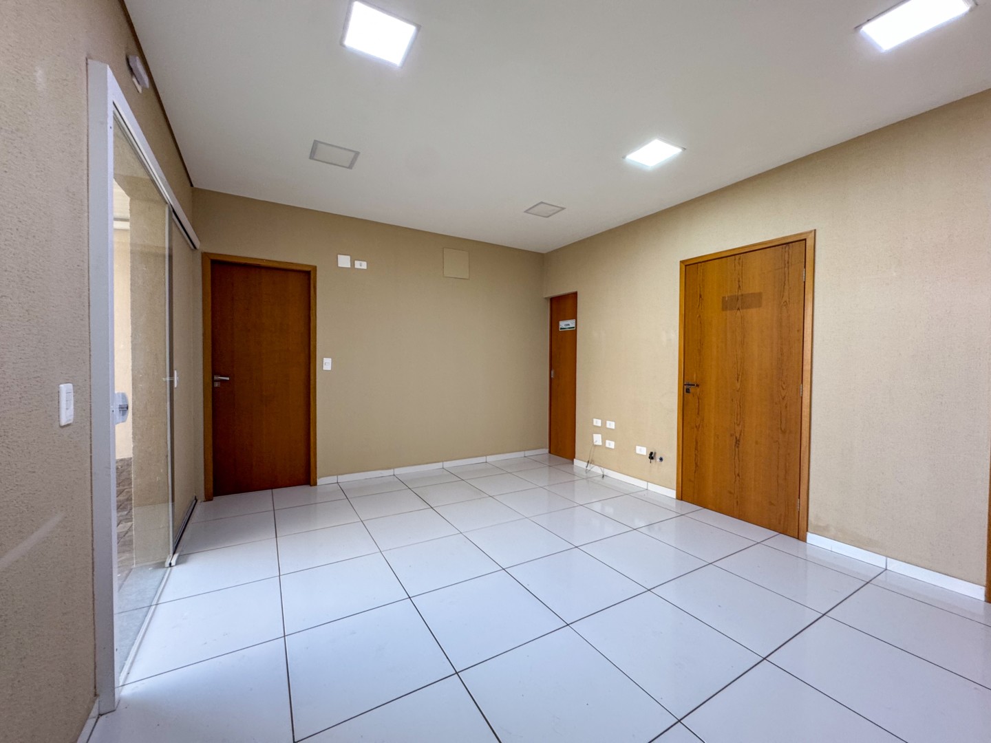 Casa Comercial para locação no bairro Jardim Londrilar de Londrina - Foto 37