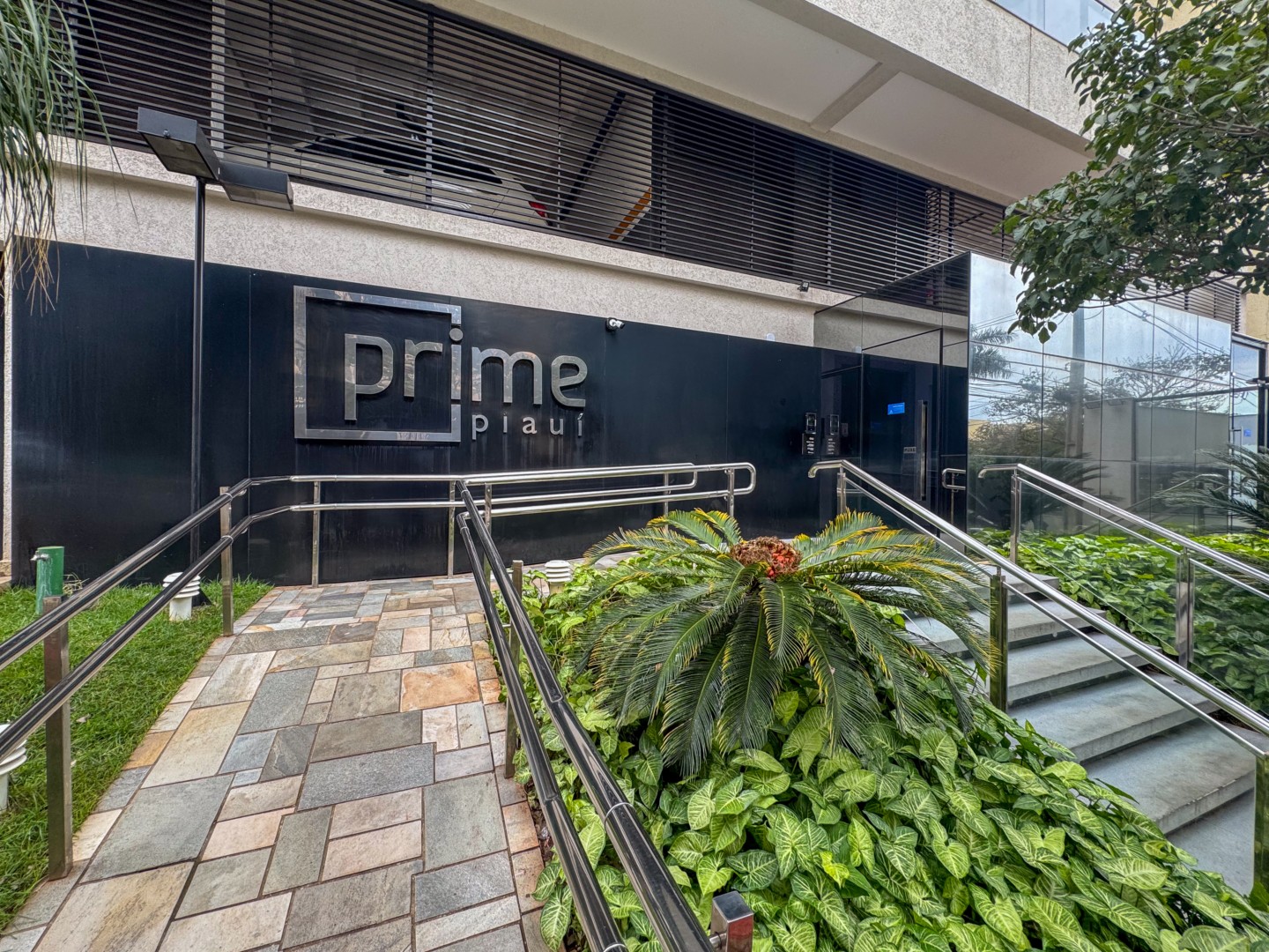 Apartamento para locacao no Centro em Londrina com 90m² por R$ 2.400,00  - Foto 2