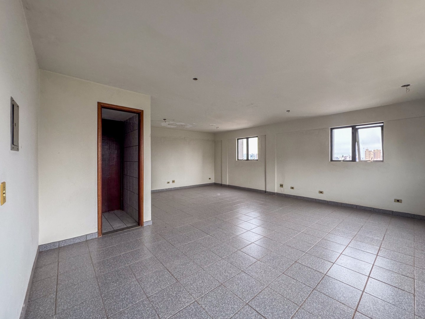 Sala/Conjunto Comercial à venda em Centro, Londrina — Portal Chave Fácil
