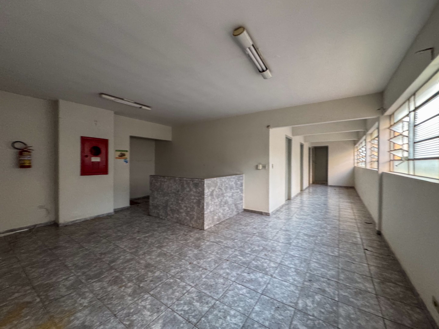 Sala para locacao no Centro em Londrina com 0m² por R$ 2.200  - Foto 3