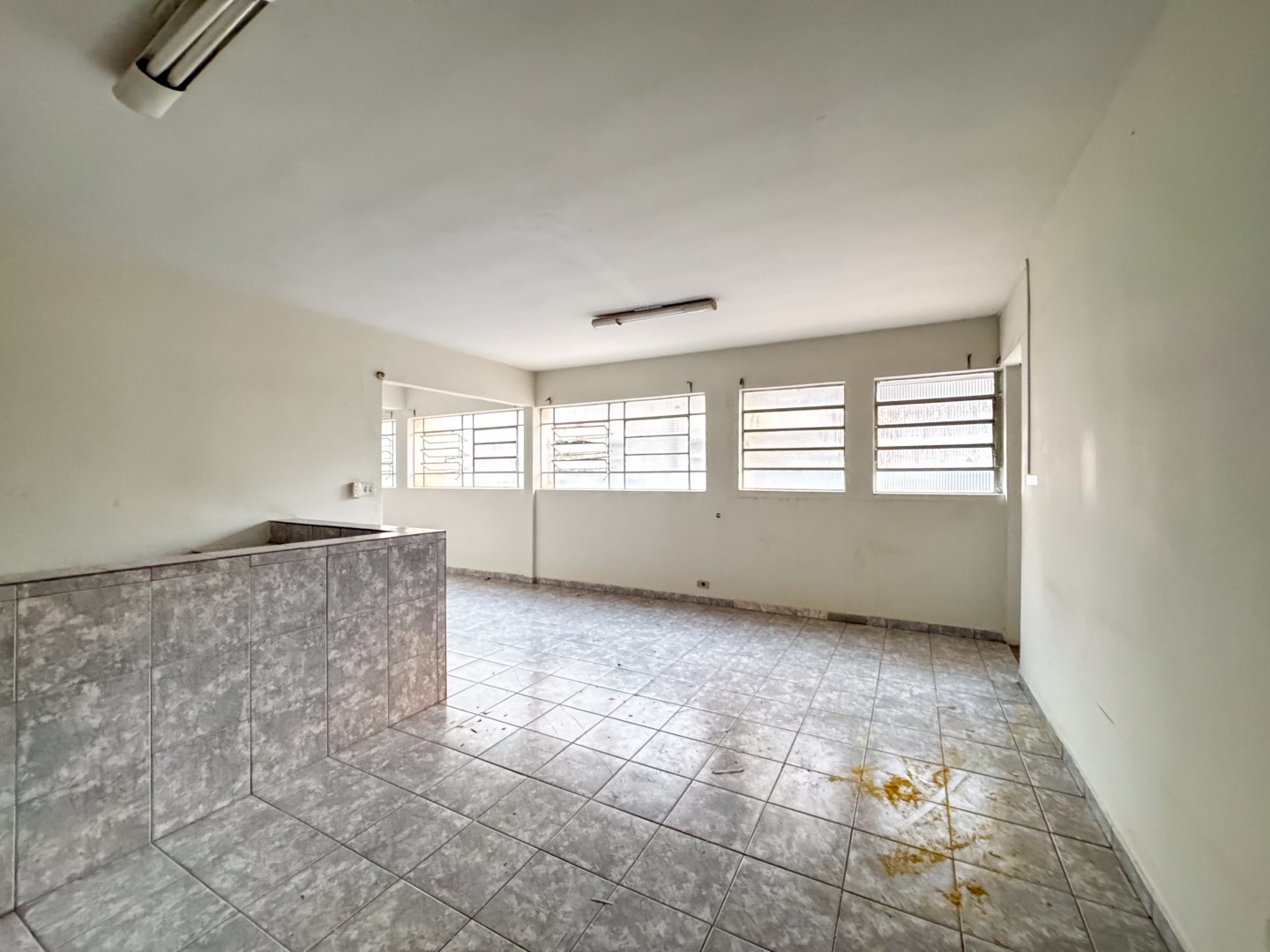 Sala para locação no bairro Centro de Londrina - Foto 5