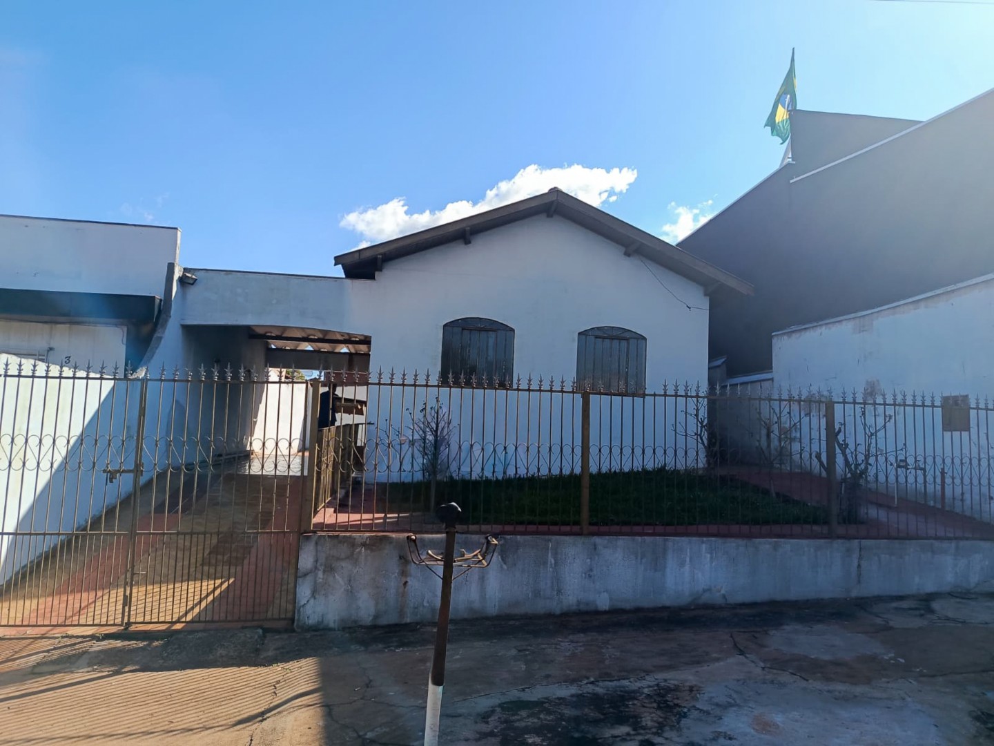 Casa Residencial para locacao no Parigot de Souza em Londrina com 200m² por R$ 1.350