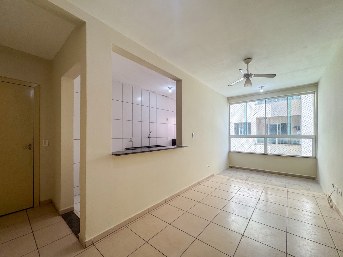 Apartamento para venda no Nossa Senhora de Lourdes em Londrina com 84,67m² por R$ 240.000 - Foto 2