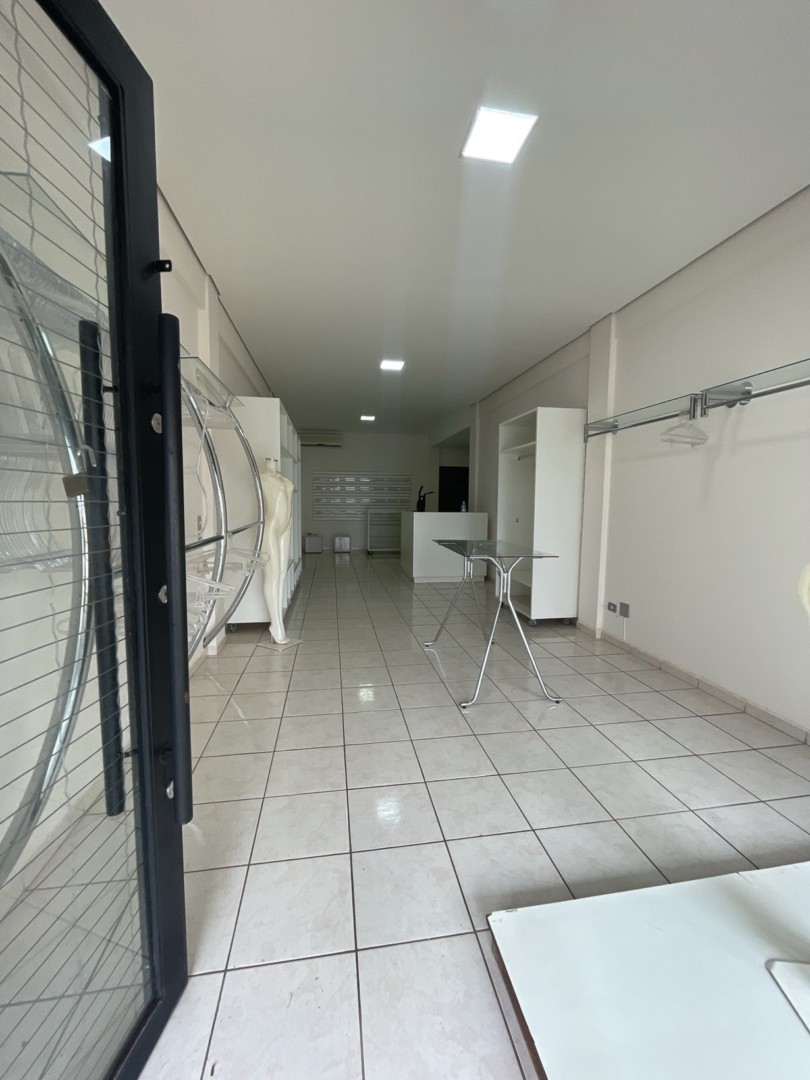 Salão-loja para locação no bairro Centro de Londrina - Foto 4