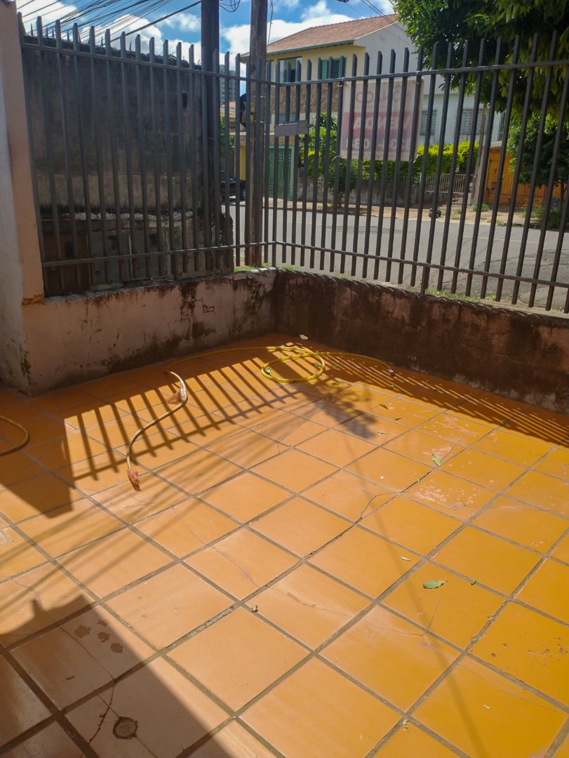 Casa Residencial para venda no bairro Bancarios de Londrina - Foto 17
