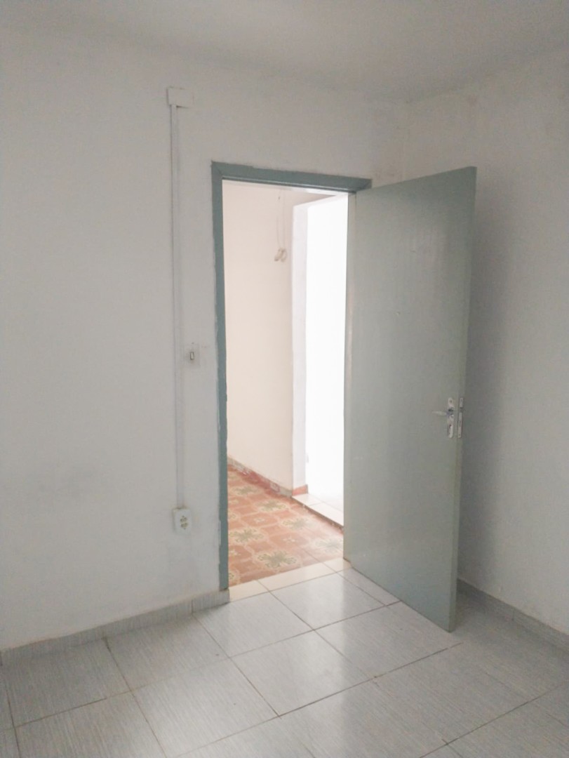Casa Residencial para venda no bairro Bancarios de Londrina - Foto 8