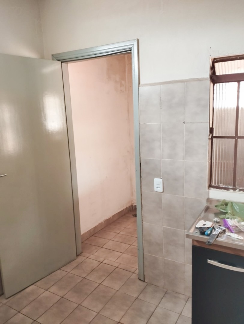 Casa Residencial para venda no bairro Bancarios de Londrina - Foto 13