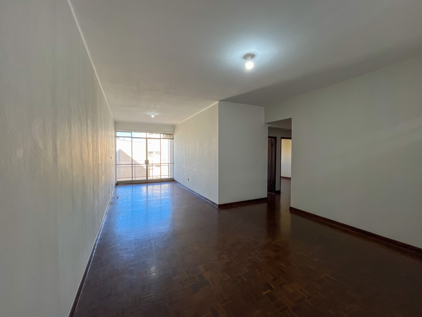 Apartamento para locacao no Centro em Londrina com 199,75m² por R$ 1.400