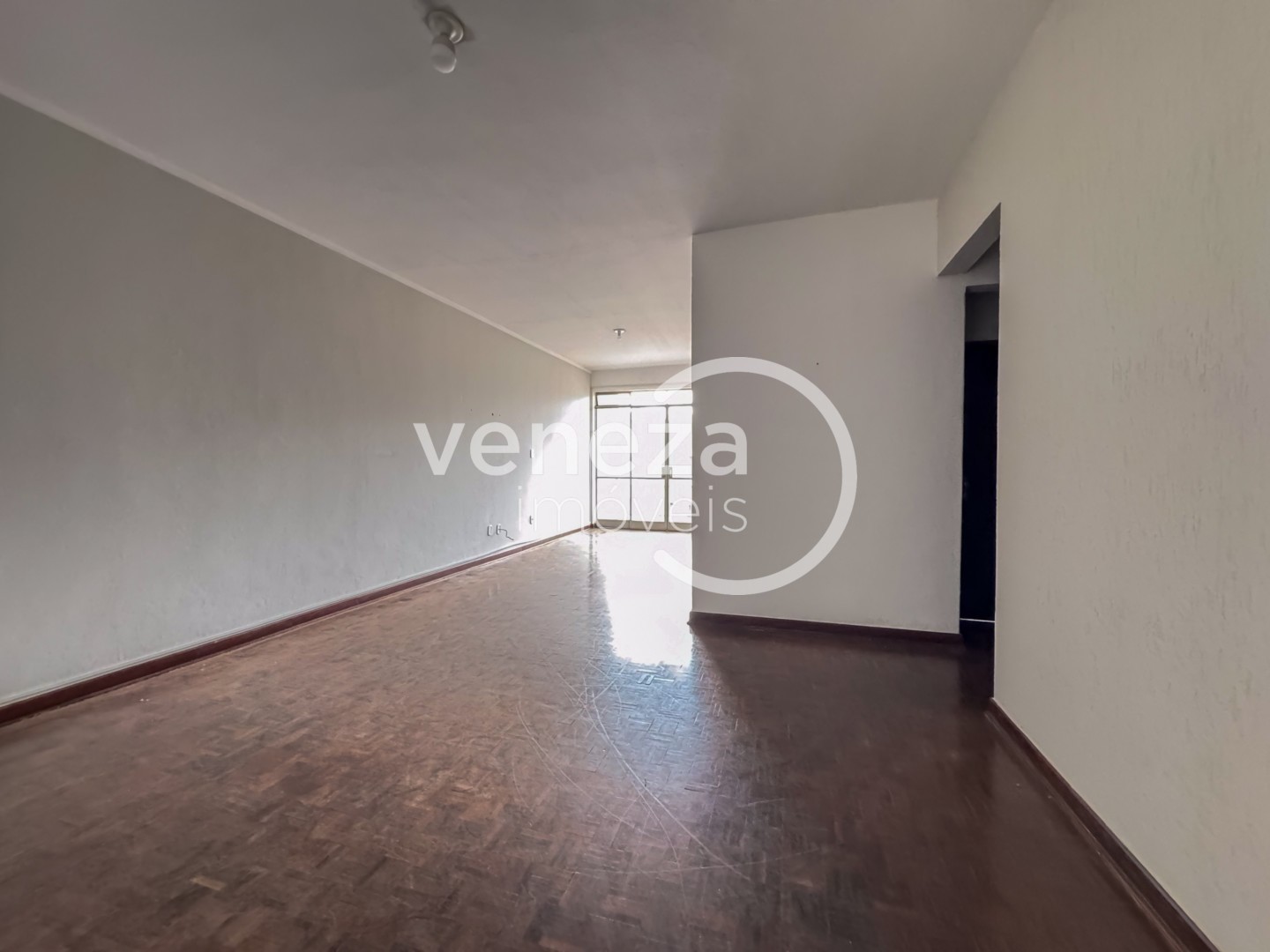 Apartamento para locacao no Centro em Londrina com 199,75m² por R$ 1.400  - Foto 3