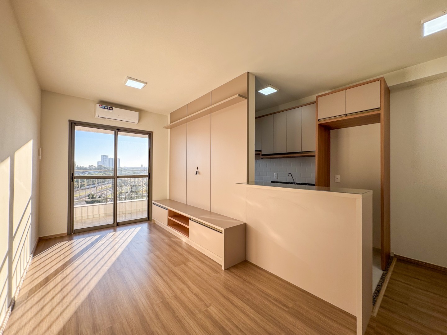 Apartamento para locacao no Aurora em Londrina com 88,58m² por R$ 2.700 - Foto 2