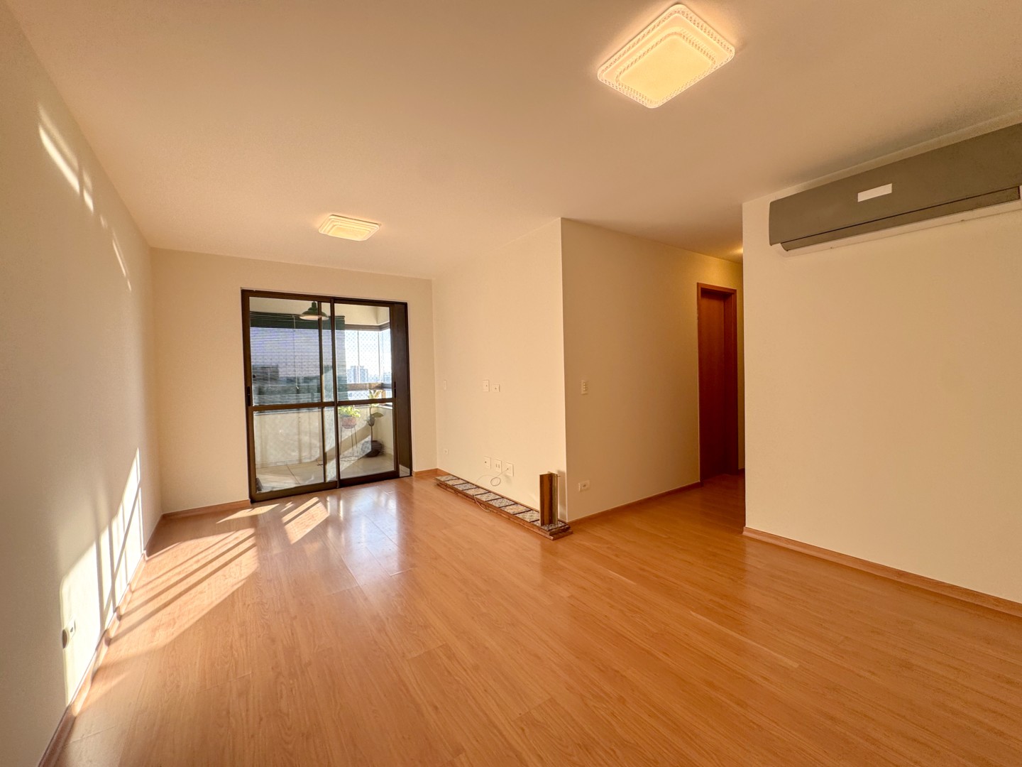 Apartamento para locacao no Centro em Londrina com 115,39m² por R$ 2.750,00 - Foto 2