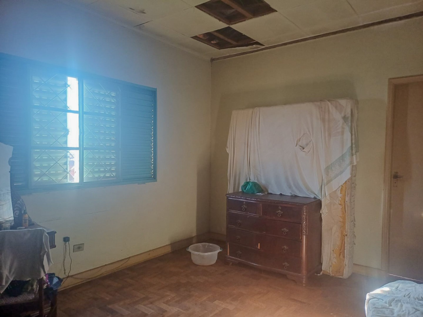 Casa Residencial para venda no bairro Chacaras Pietraroia de Londrina - Foto 4