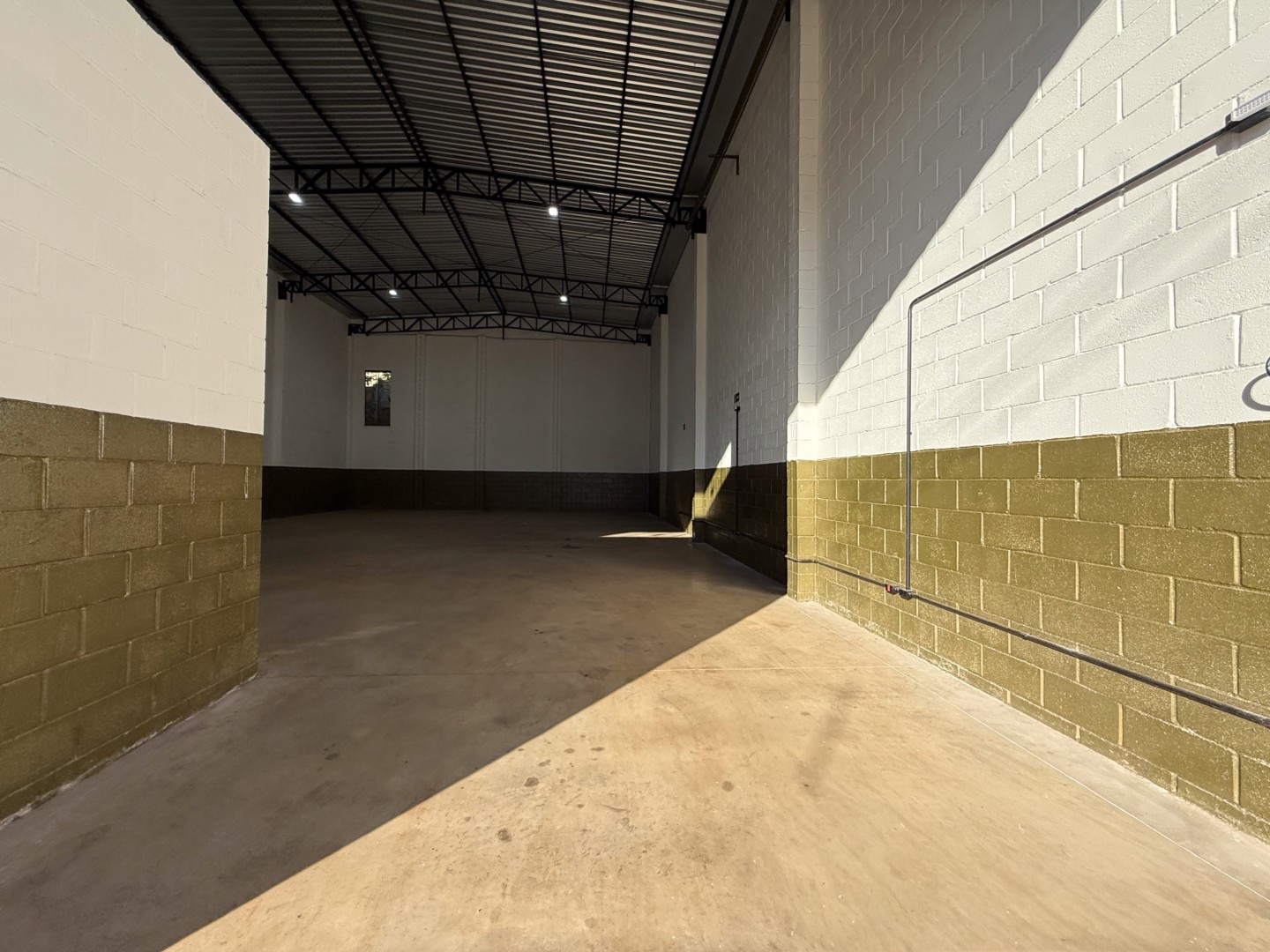 Barracão/Galpão para alugar em Portal De Versalhes, Londrina — Portal Chave Fácil