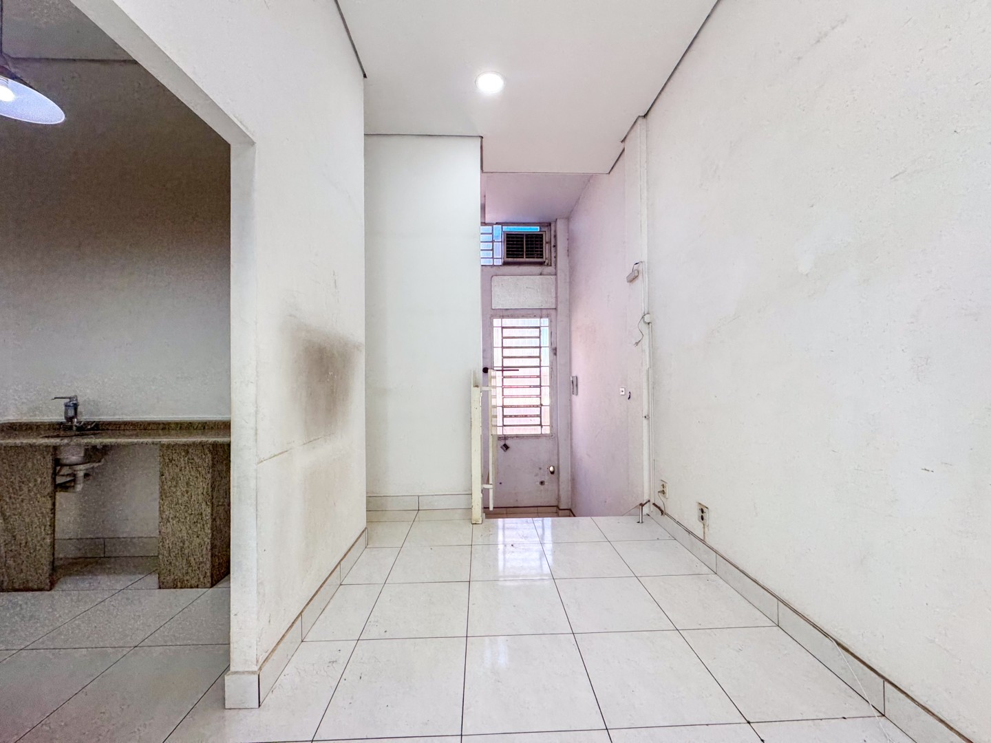 Salão-loja para locação no bairro Centro de Ibipora - Foto 13