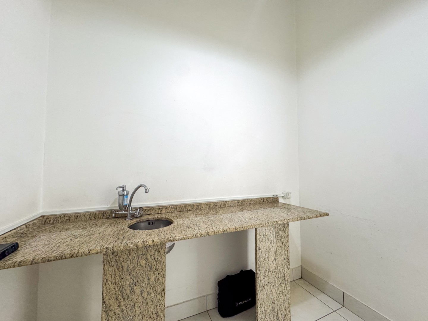 Salão-loja para locação no bairro Centro de Ibipora - Foto 15