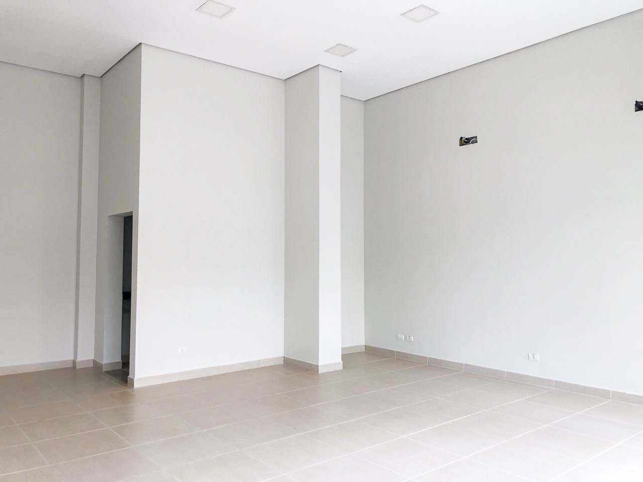 Sala para locacao no Centro em Londrina com 63,57m² por R$ 2.350 - Foto 3