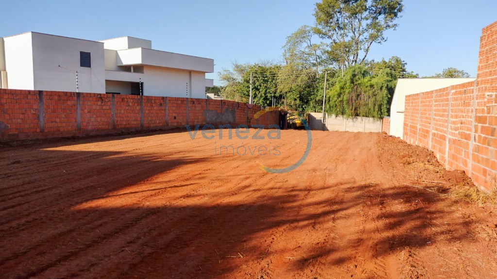 Terreno para venda no Maria Cecilia em Londrina com 597m² por R$
                                                                                                                                                135.000,00                                                                                                                                        
