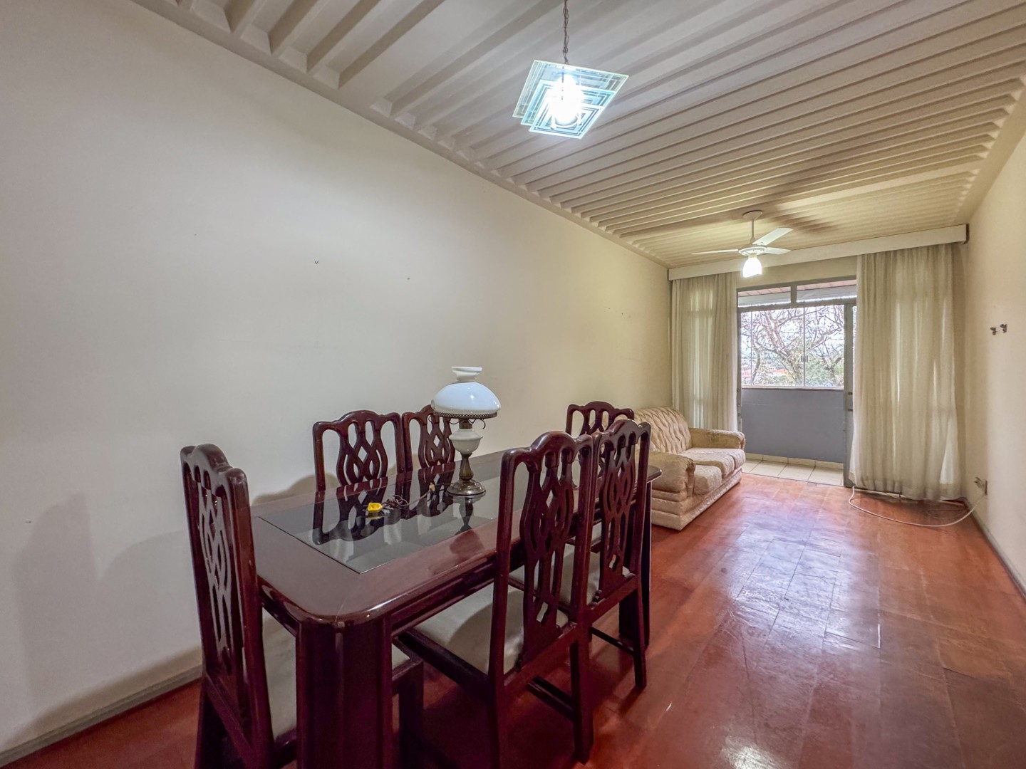 Apartamento para venda no Centro em Londrina com 108,67m² por R$ 270.000