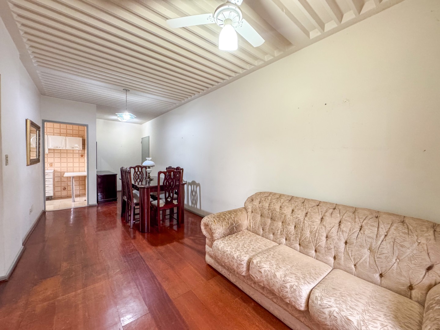 Apartamento para venda no Centro em Londrina com 108,67m² por R$ 270.000