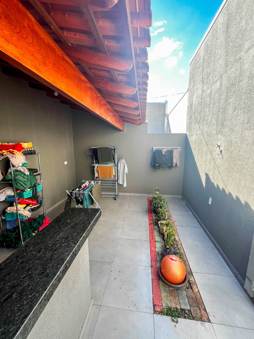 Casa Residencial para venda no bairro Jose Garcia Molina de Londrina - Foto 17