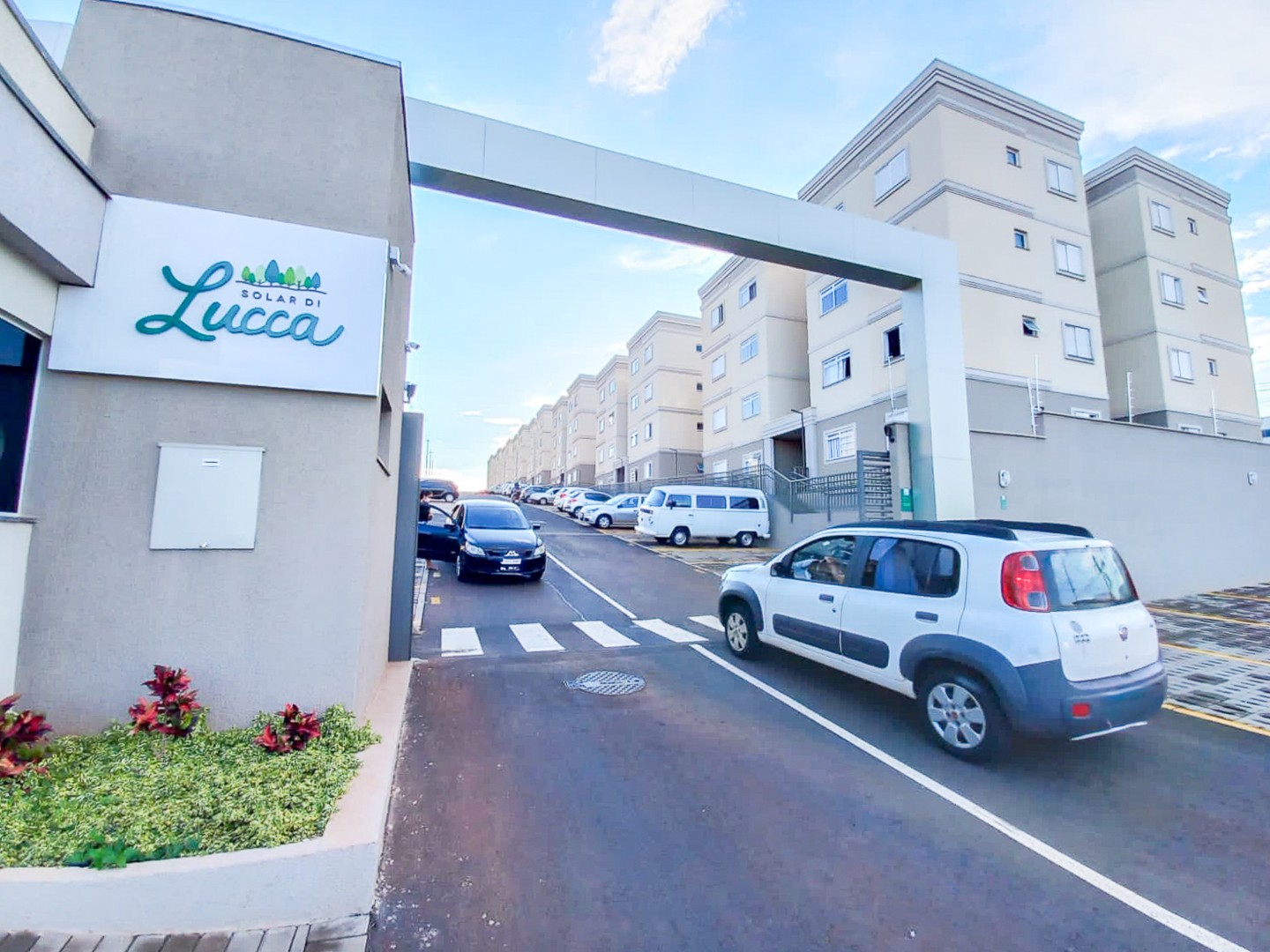 Apartamento para venda no Colinas em Londrina com 0m² por R$ 240.000